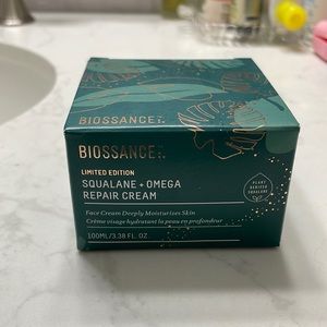 NIB Biossance Squaline + Omega Repair Cream